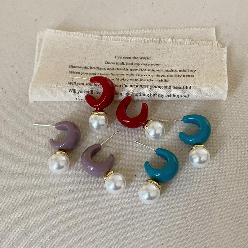 Color Resin Pearl Earrings Women'S Simple Personality High Sense Fashion Trend Commuter Versatile Earrings