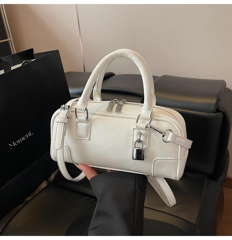 Fashion hand carry small square bag women 2025 new fashion casual shoulder bag premium messenger bag