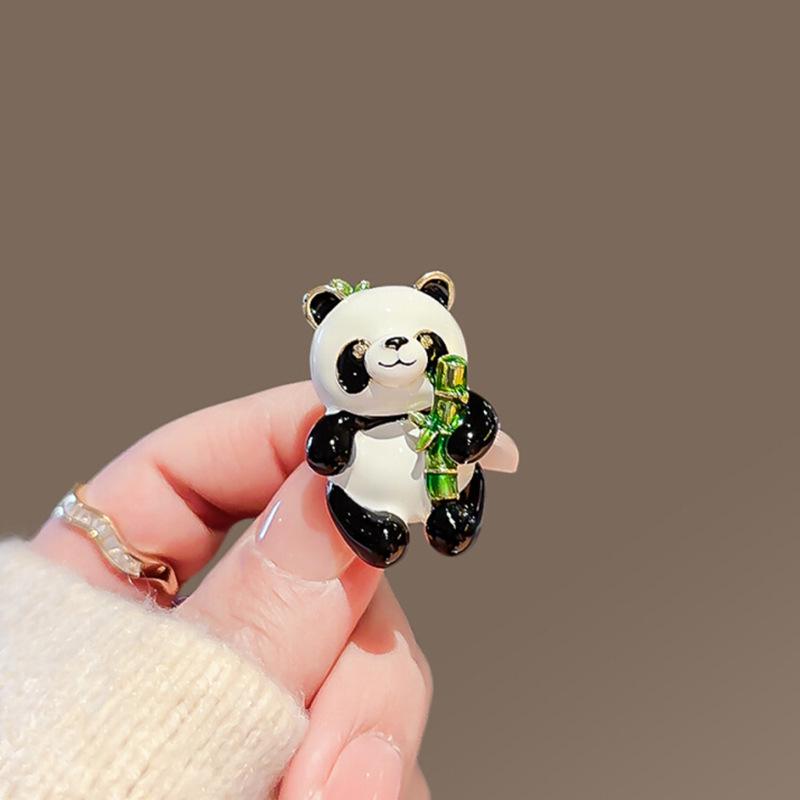 Elegant Pearl Brooch for Women's Suits - High-End Jewelry Pin
