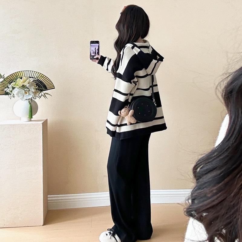 Spring Maternity Two-Piece Set: Fashionable Long-Sleeved Striped Jacket & Loose Belly-Covering Top