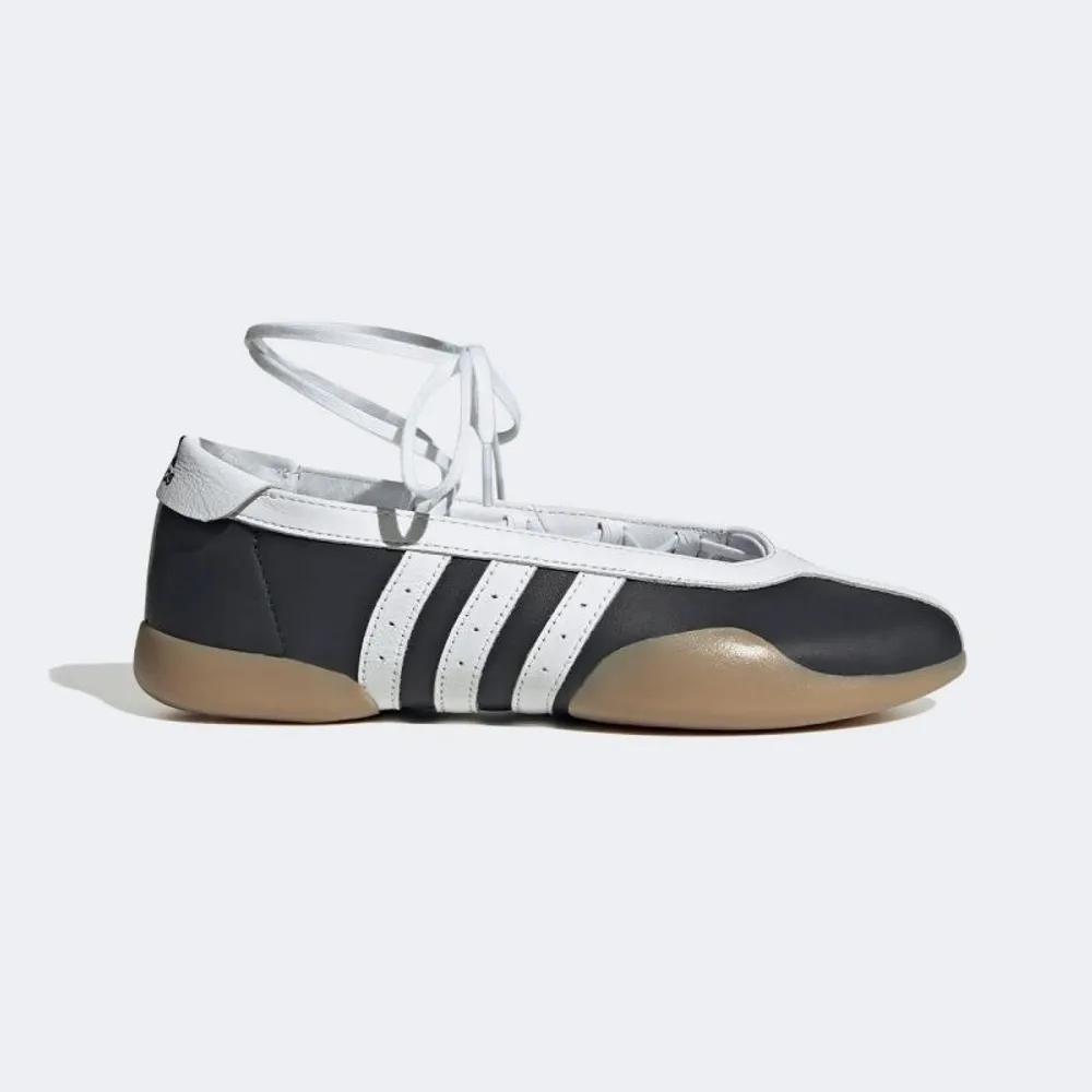 adidas Taekwondo May Ballet - CBLACKFTWWHTGUM3 JR7031 200567 245