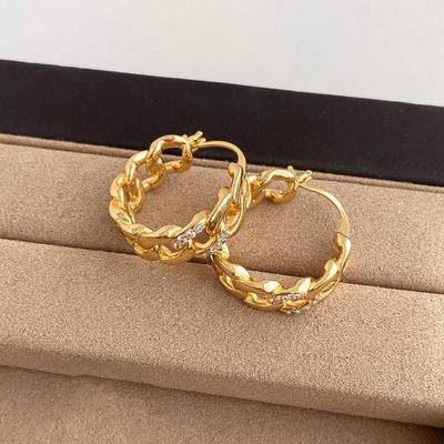 2025 Luxus Gold Diamant Creolen: Zhao Lusi Stil