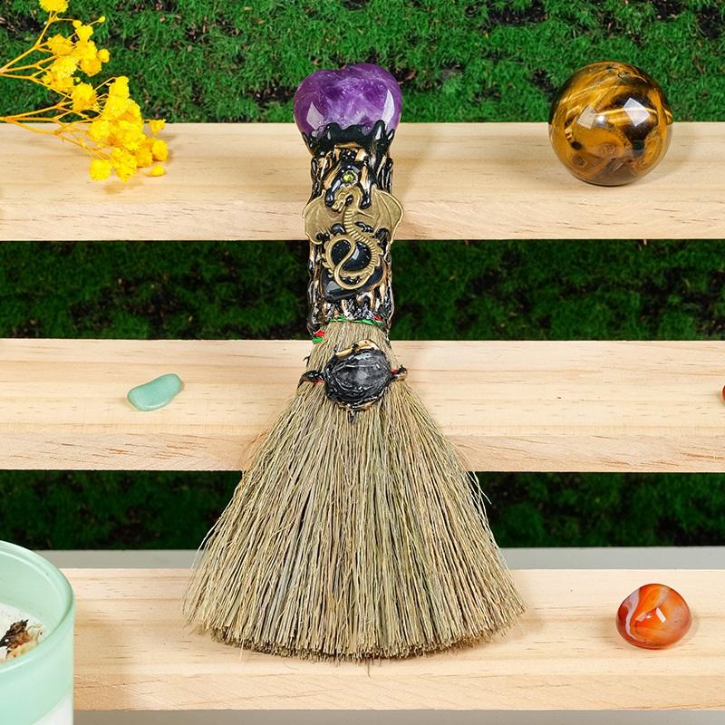 Natürlicher Kristallherzbesen, Magischer Besenstil, Geschenk für Hexe Heimdekoration