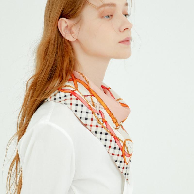 Daks Pink Chain Pattern Square Silk Scarf Dcsc6e142p2