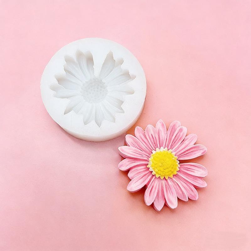 Chamomile Daisy Silicone Mold for DIY Aromatherapy Car Vent Clip Decor