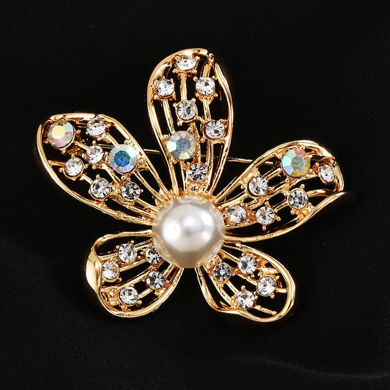 High-End Korean Alloy Scarf Buckle with Diamond, Pearl, and Brooch Pin Accessories