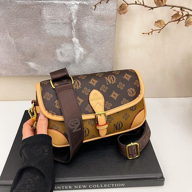 High Sense Retro Fashion Small Square Bag Women's New Versatile Shoulder Messenger Bag Niche Commuter Bag