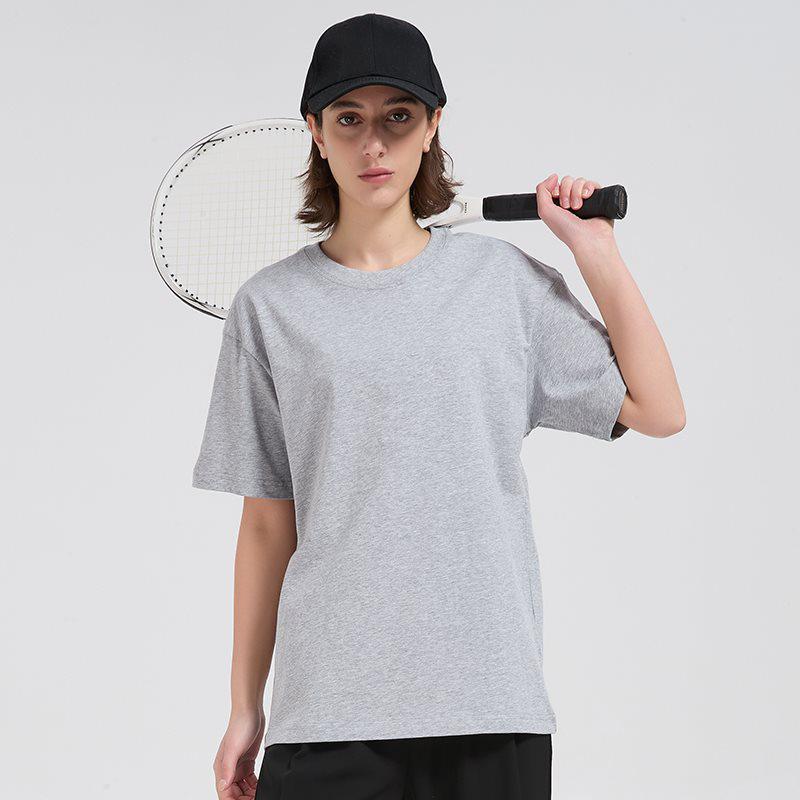 Hochwertiges Herren-Kurzarm-T-Shirt aus gekämmter Baumwolle (220g) mit leicht überschnittenen Schultern - Sommer 2026 Kollektion