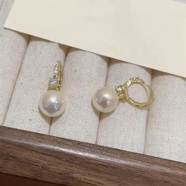 

Fashionable Women s Versatile Earrings With A High-end Temperament Hoop One Size