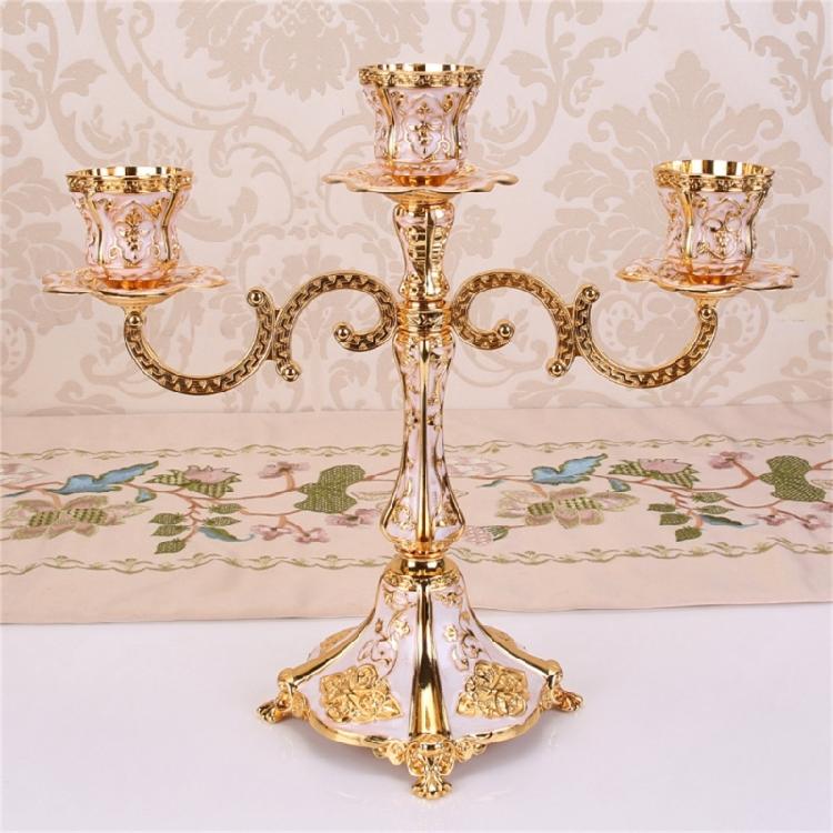 Elegant European Metal Candle Holder for Festival Occasion Night Decorations