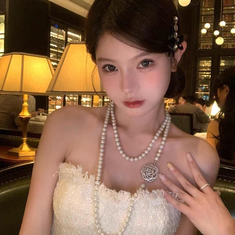 Camellia Flower Pearl Stackable Style Necklace, Fashionable and Elegant Long-sleeved Sweater Chain, for Women