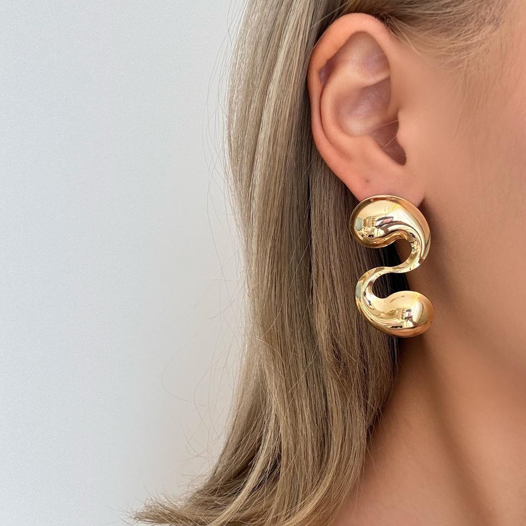 Fashion Cold Wind Gold S-Shaped Earrings Simple Personality Temperament Earrings High-End Earrings