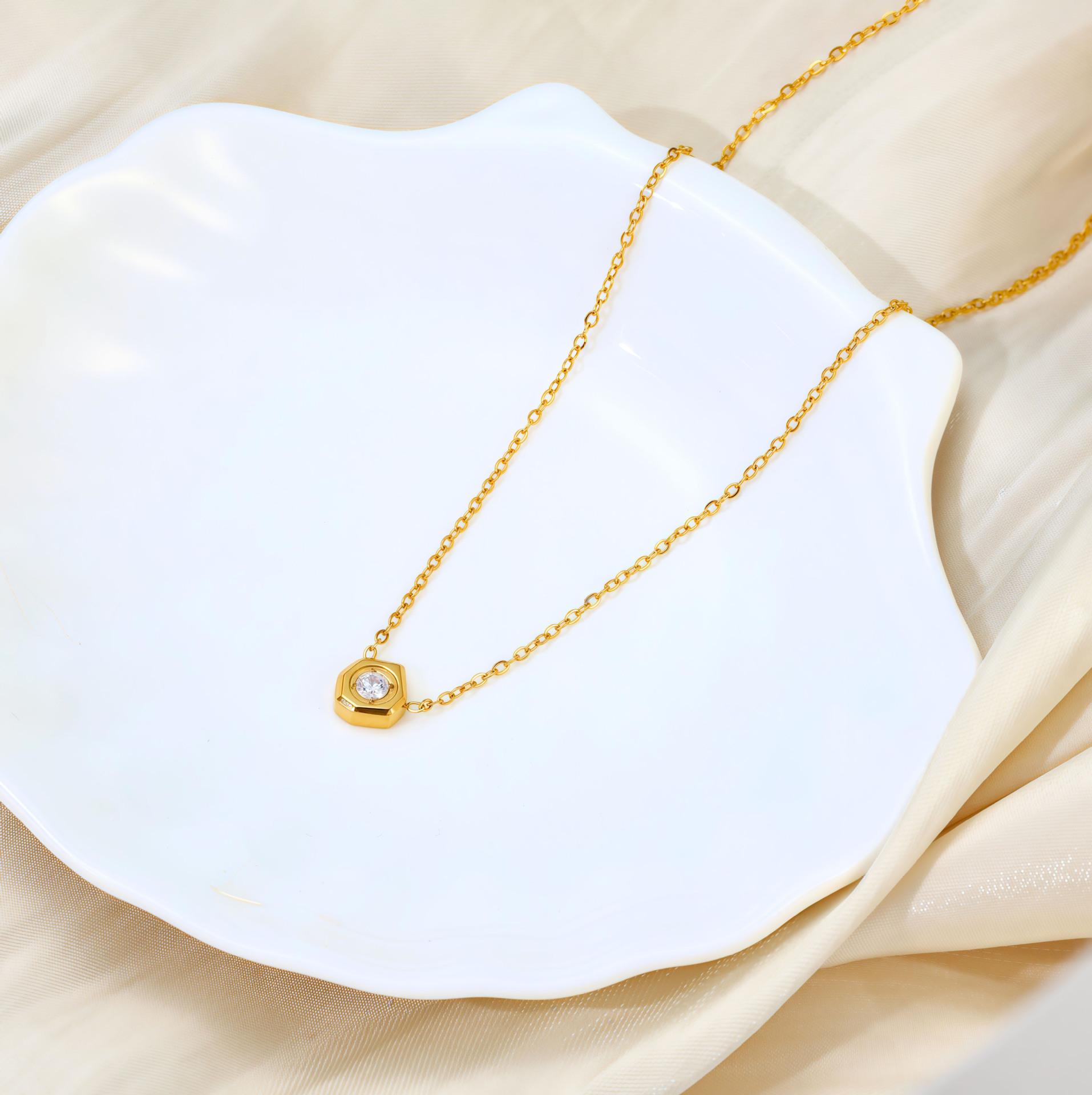 Simple Geometric Polygon Small White Diamond Necklace Titanium Steel Non-Fading Temperament Versatile Collarbone Chain Gift