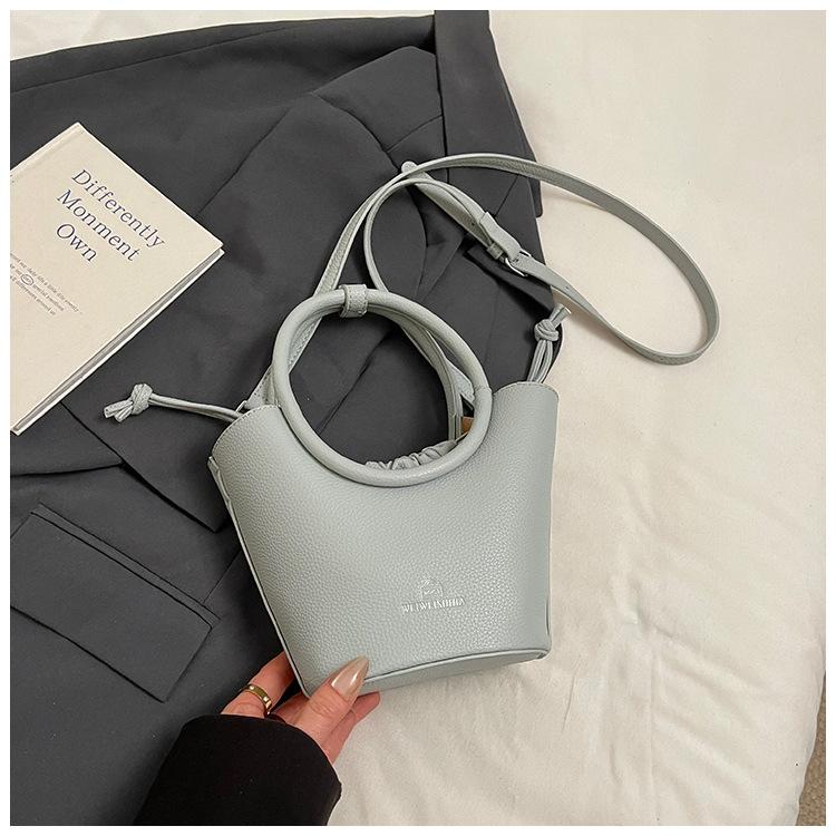 Popular Small Bags Women's New Fashion Versatile Messenger Bags Summer Portable Bucket Bags