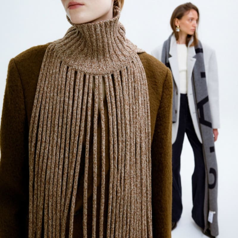 L’H.A.S HIGH-NECK TASSEL KNIT WARMER_BROWN