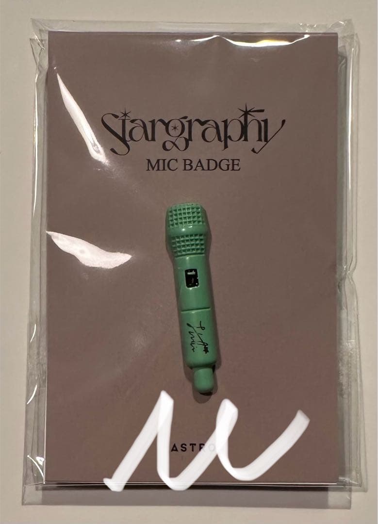 

[USED] ASTRO Stargraphy Jinjin Microphone Pin Badge Official MD