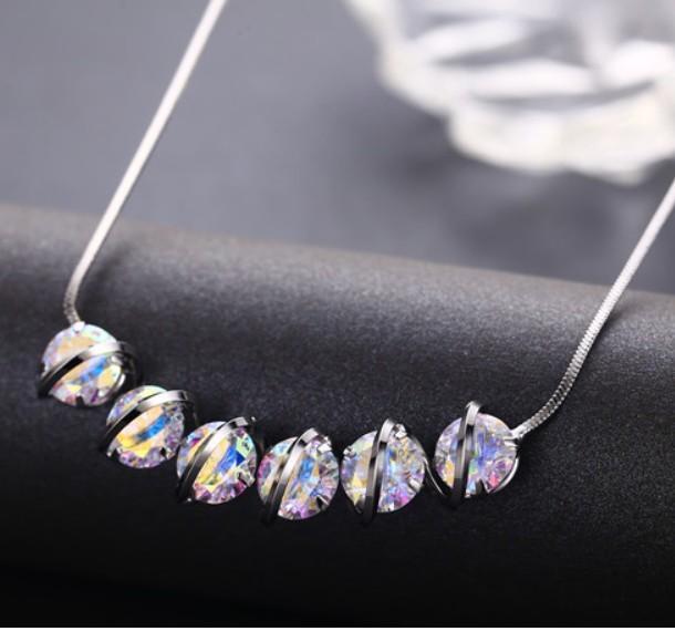 

Женское стильное колье «Сердцебиение», украшенное сверкающими циркониями класса ААА White AB