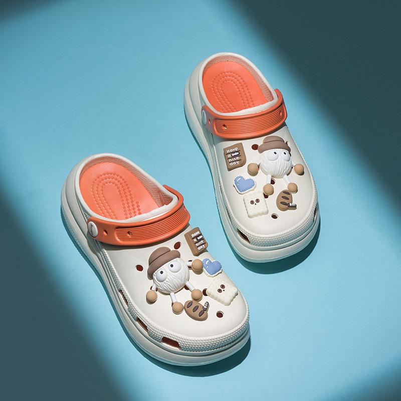 Star with the same puff  female cartoon cute thick-soled stepping shit beach shoes summer new cool slippers