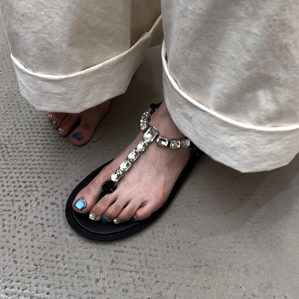 

Sheepskin version~ Beautiful with skirt flat-bottomed flip-flops women s one-word with rhinestones toe vacation wind beach sandals 40