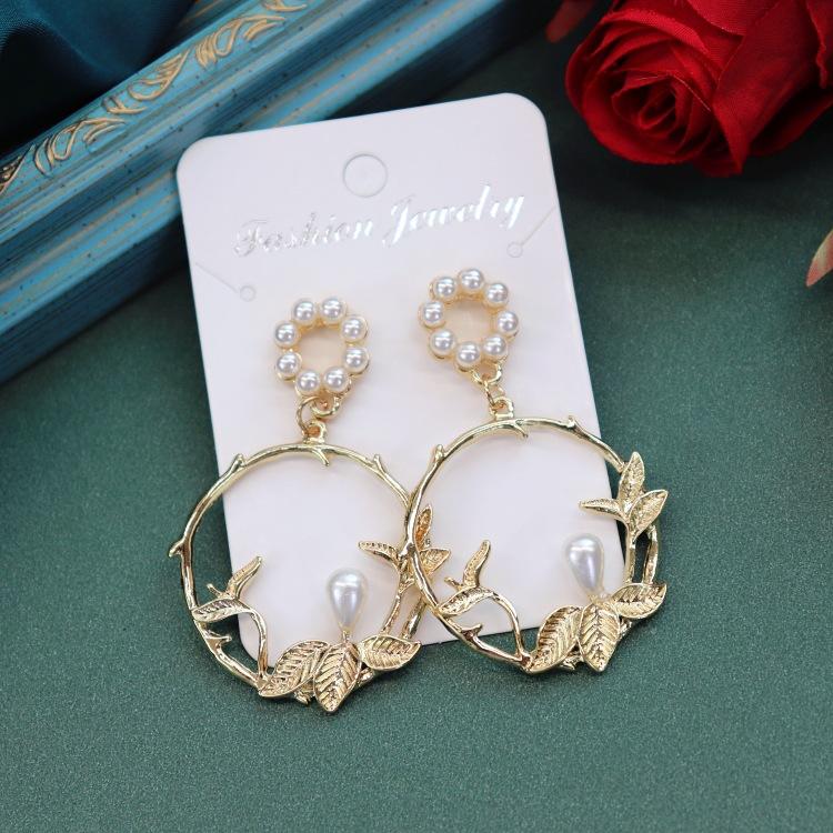 National Style Celebrity Light Luxury Pearl Stud Earrings Women's Versatile Retro Long Fringed Earrings Baroque Temperament Elegant Earrings