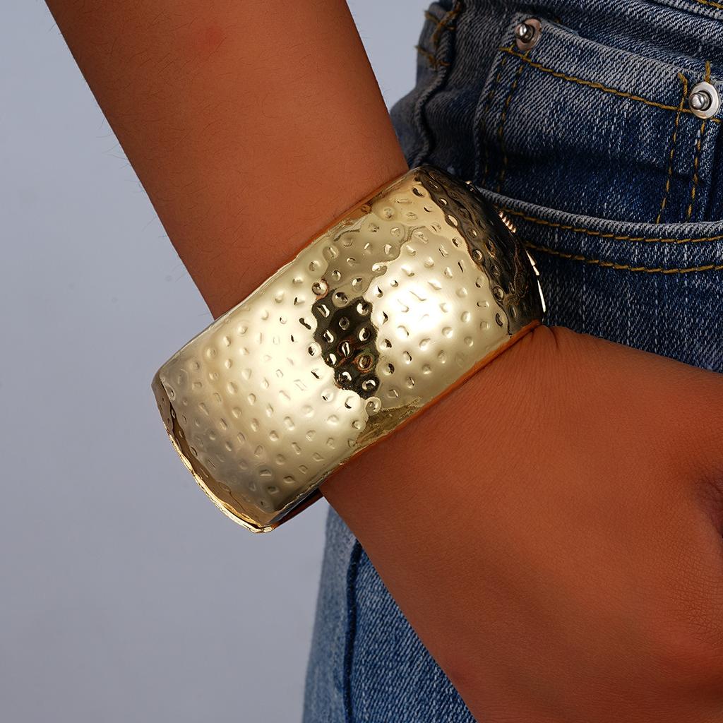 Exaggerated Niche Design Sense Metal Round Bracelet Geometric Personalized Bracelet