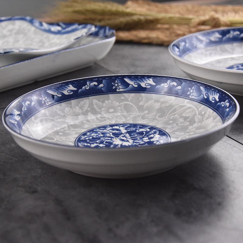 Set de 4 farfurii ceramice japoneze alb-albastru, de 8 inch: Include farfurie adâncă, farfurie pentru orez și farfurie pentru friptură.