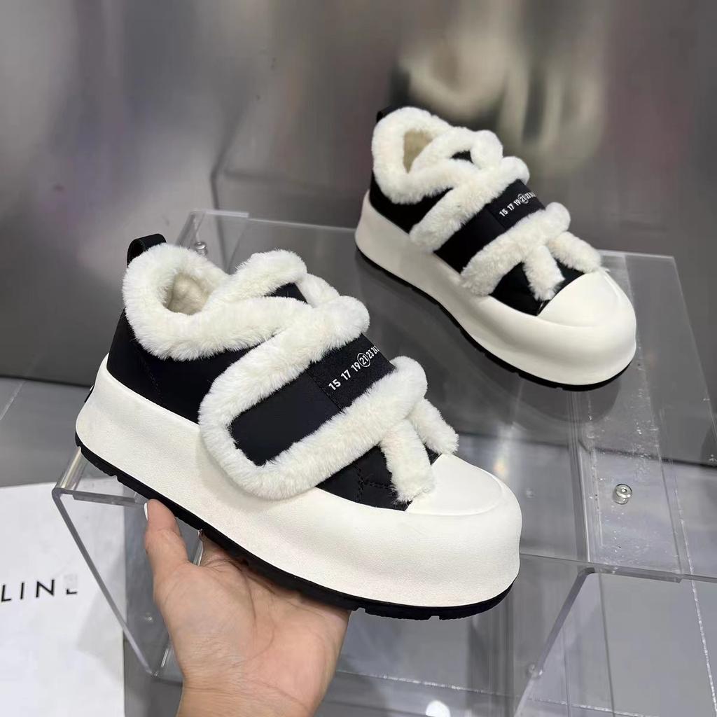 Thick-soled Velcro, fluffy bread, little white shoes, children's winter velvet to keep warm 2025 new popular board shoes, cotton shoes