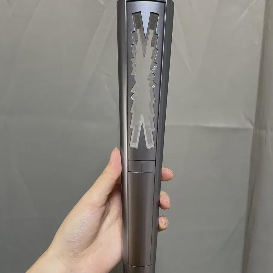 

) Я продаю Le Sserafim Lightstick и Pimbons