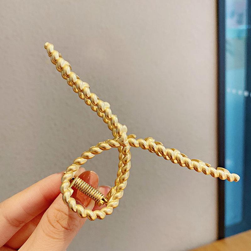 Women Fashion Gold Hollow Geometric Hair Claw Retro Hair Clips Barrette Hair Crab Hair Clips Headband Hairpin Hair Accessories