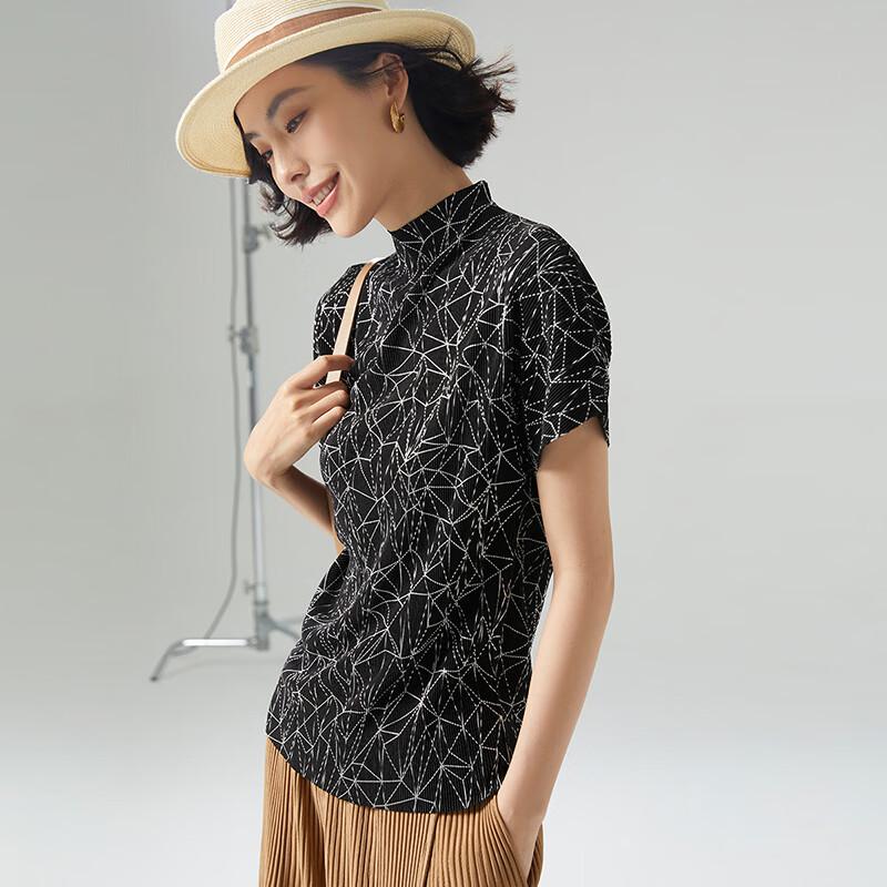 Wudao Light Luxury Pleated Geometric Print Mock Neck T-shirt