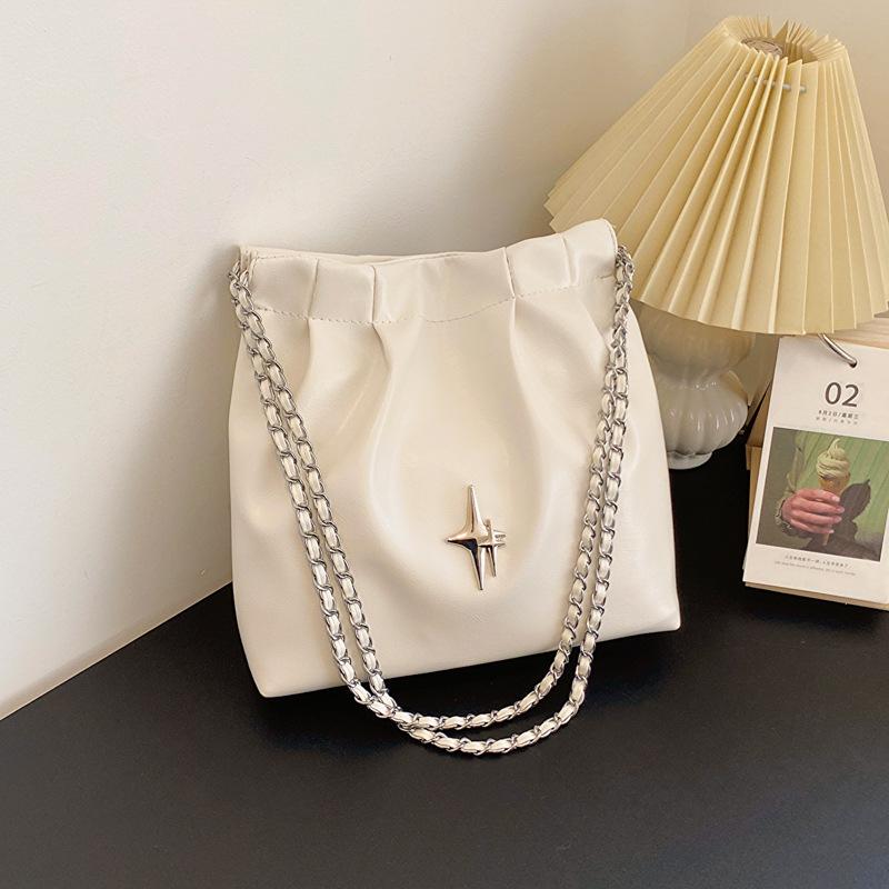 

Ранняя осень Большая вместимость 2025 Новая повседневная простая однотонная сумка-тоут через плечо с цепочкой, трендовая, складная бежевый