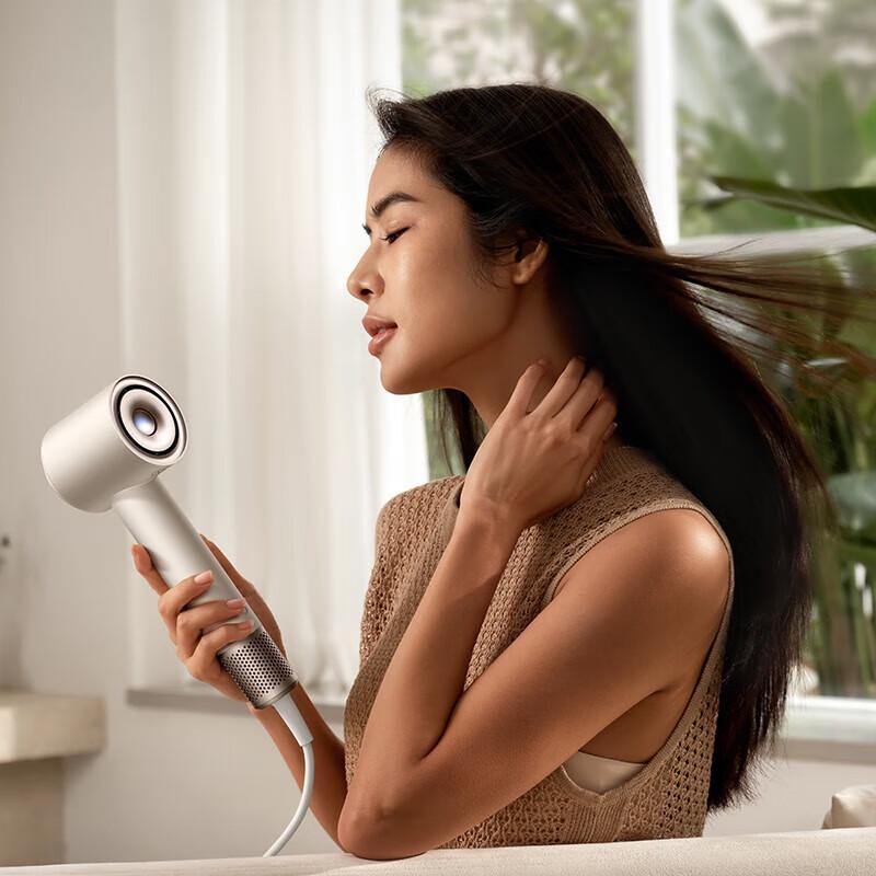 Xiaomi High-Speed Water Ion Hair Dryer CN plug (adapter included)