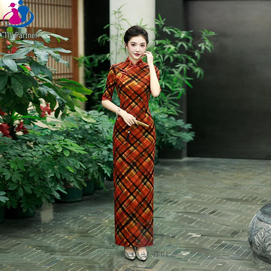 2025 Retro Plaid Chinese Cheongsam: Stylish Slimming Design for Daily Wear & Performances