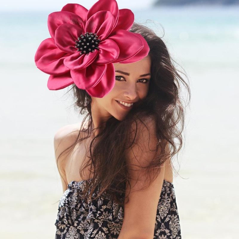 Elegant Detachable Fabric Flower Hair Accessory For Bridal Functions Prom Gatherings Simple Design Firm Secure Headpiece