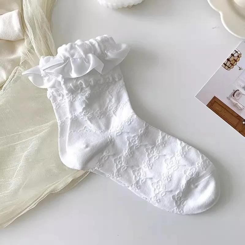 Chaussettes Kawaii pour Femmes Filles Lolita Japonaise Mignonnes Couleur Unie Chaussettes Été Automne Coton Doux Chaussettes en Dentelle pour Bas Féminins