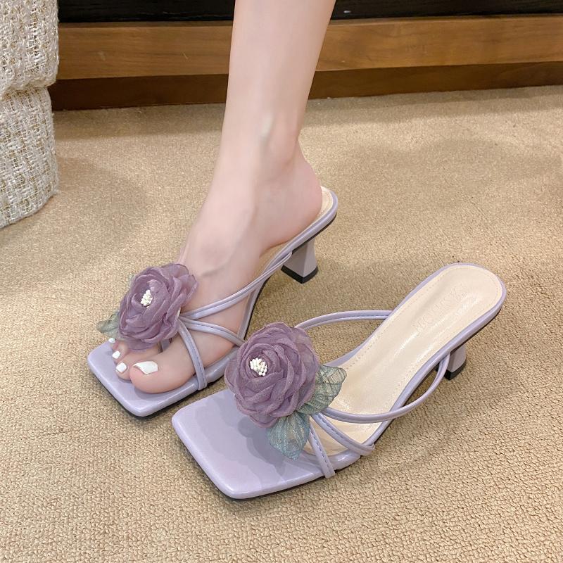 Fashion 2025 Summer New Soft Leather Square Head Flat Sandals  Heel Women's Sandals Slip-On Rubber Outsole Versatile Toe Post Slippers