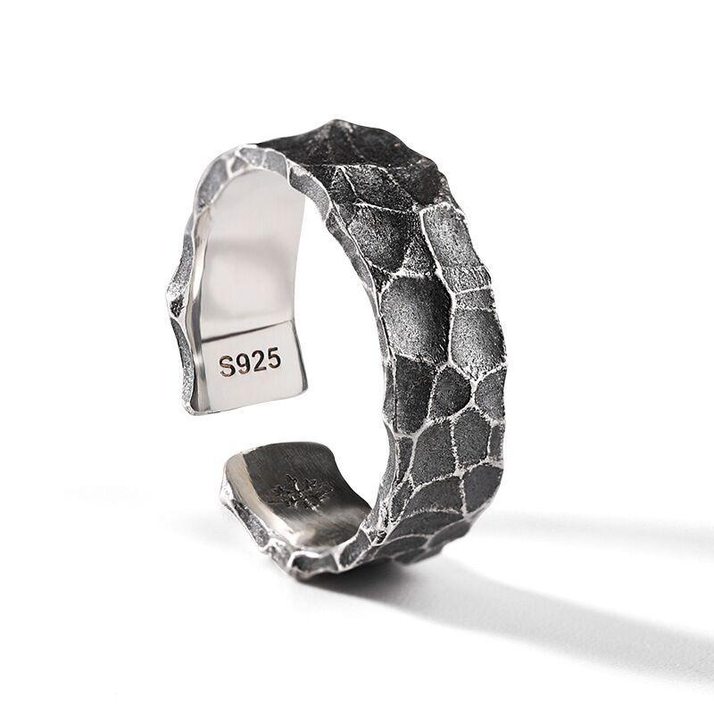 

Hot Vintage Stone Texture Couple Rings Women Tibetan Silver Black Ring for Cool Men Jewelry Punk Jewellry Gift Wholesale resizable