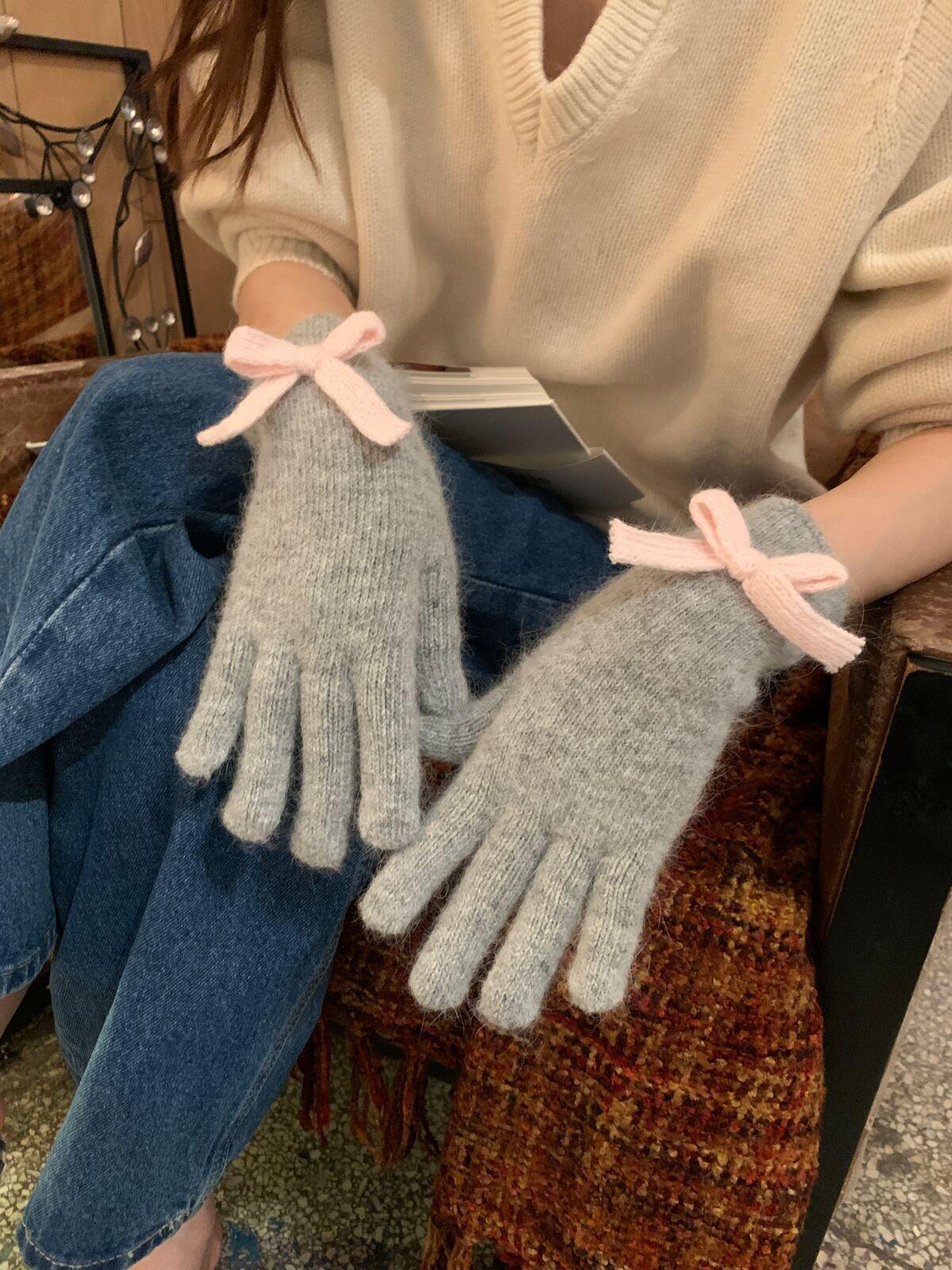 

Девушки-студентки с шерстяными вязаными перчатками-бантиками, милые велосипедные теплые перчатки с росой, простые и универсальные M светло-серый