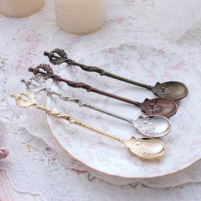 Stirring Spoon Creative Design Vintage Elegant Mini Royal Style Zinc Alloy Carved Fruit Dessert Spoons Home