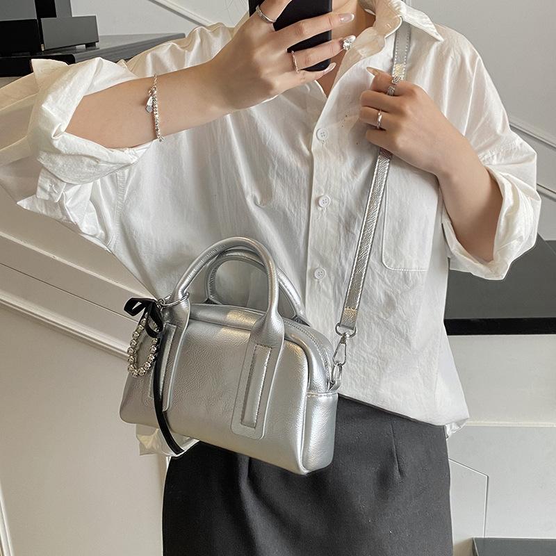 

Женская сумка-тоут, новая, на плечо, сумка-кроссбоди With pendant серебряный