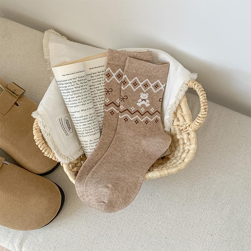 

Женские осенние новые ретро носки с мультяшным медведем в рубчик в стиле колор-блок 1 pair хаки