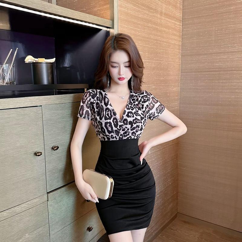 Damen Sommer Temperament Society Dame Sexy V-Ausschnitt Patchwork Falten Figurbetont Taillenbetont Hüfte Blumenkleid