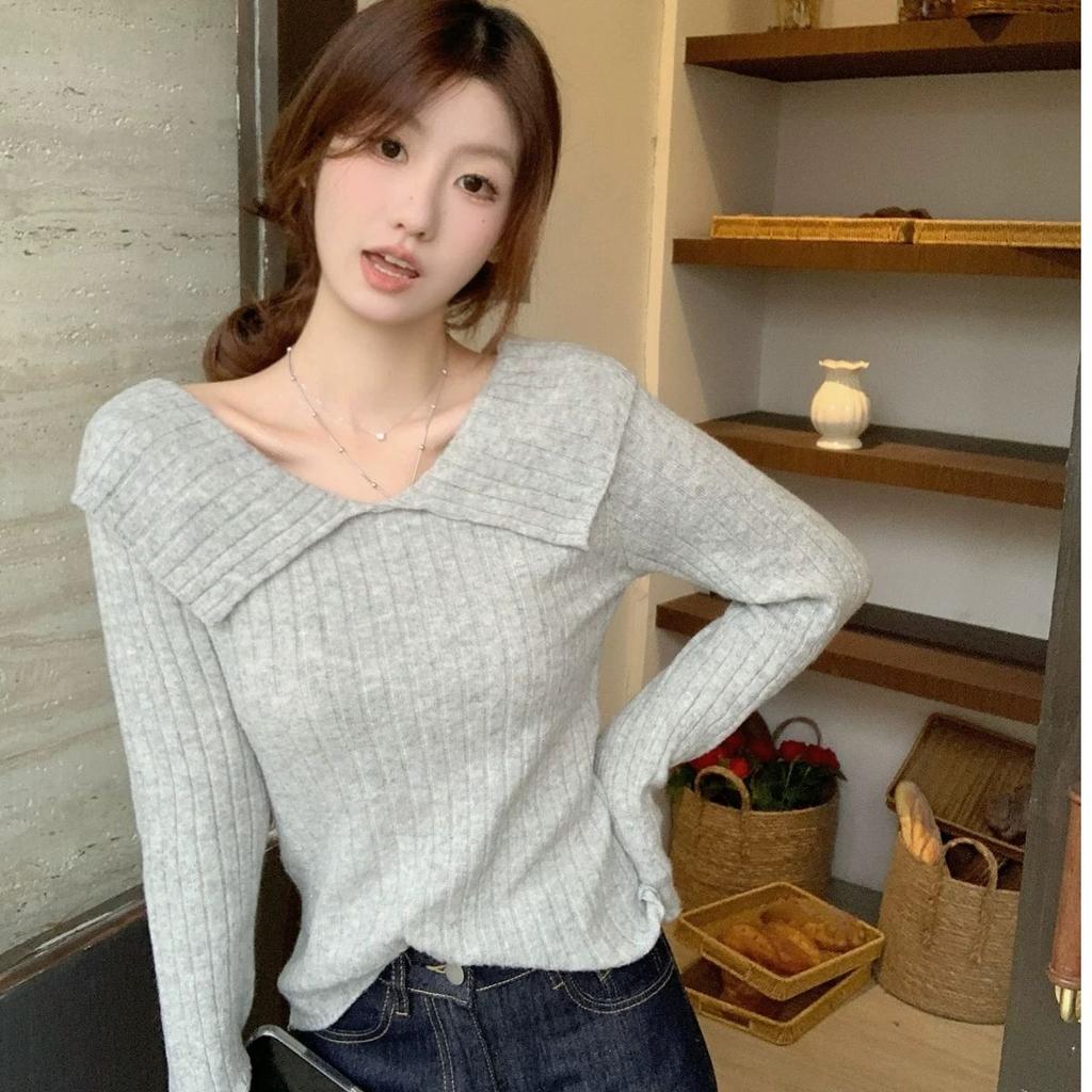 Sweet Base Layer Shirt for Women In Autumn and Winter, A Slimming and Youthful Lapel Striped Sweater, A High-end Long-sleeved Knitted Sweater Top