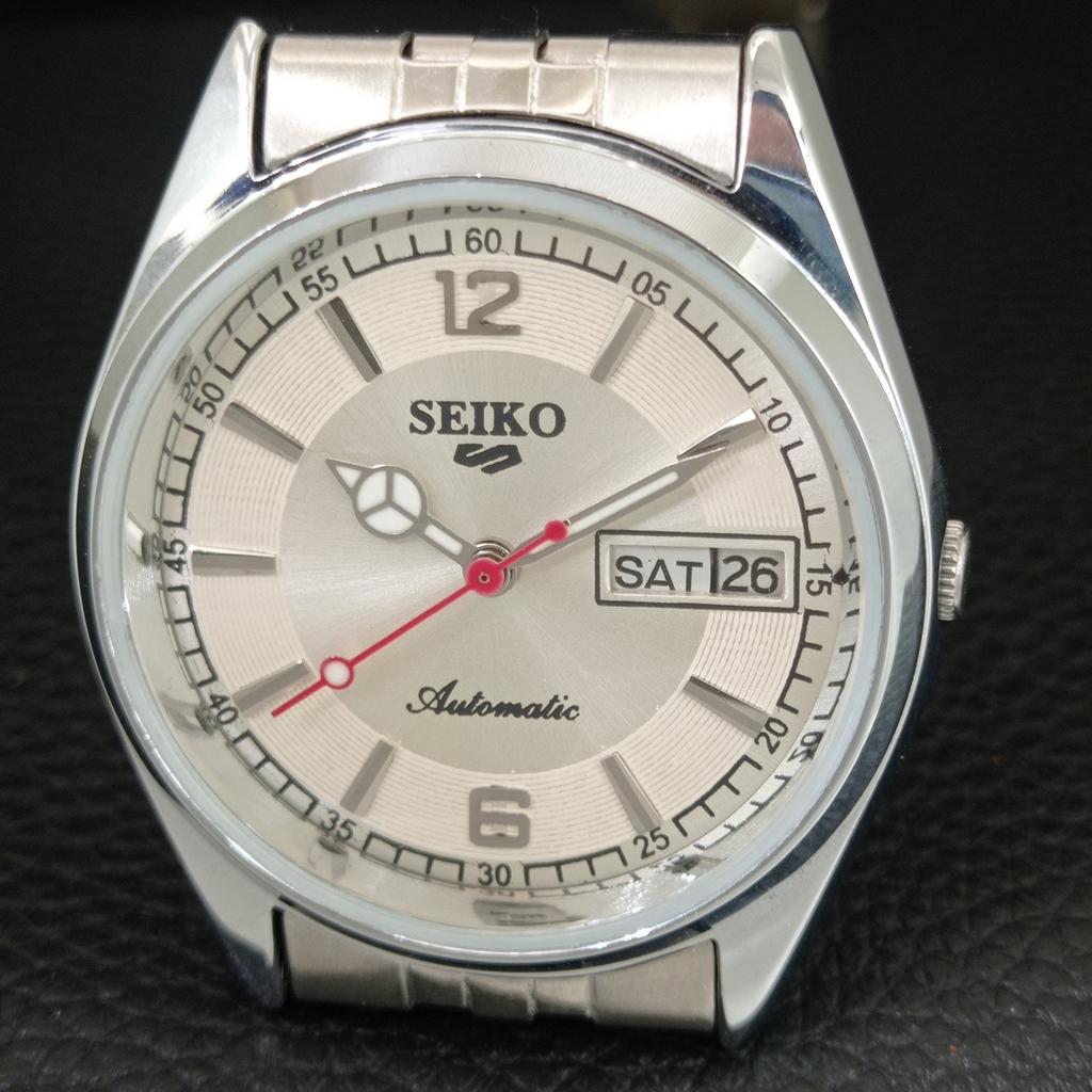 VINTAGE REFURBISHED SEIKO 5 AUTOMATIC JAPAN MENS SILVER DIAL WATCH a444321-1