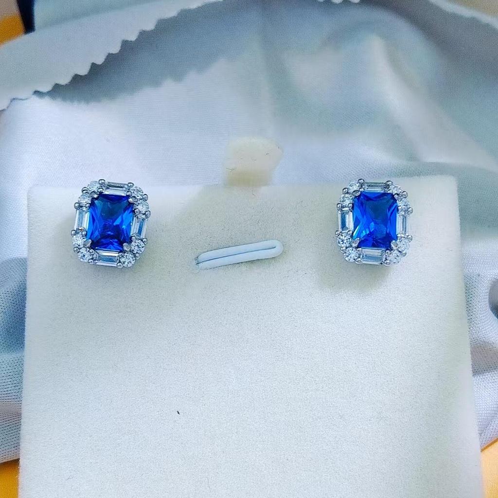 Zestaw biżuterii z czerwonego korundu Xiaohongshu: Naszyjnik z wisiorkiem, Kolczyki i Pierścionek