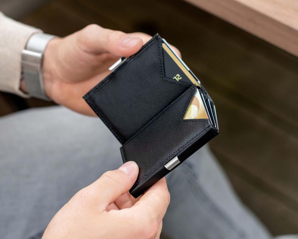 EXENTRI Wallet EX001 Genuine Leather Mini RFID Compact Cowhide Leather Small Wallet for Men and Women Tri-fold Wallet, Blocking, (Black)