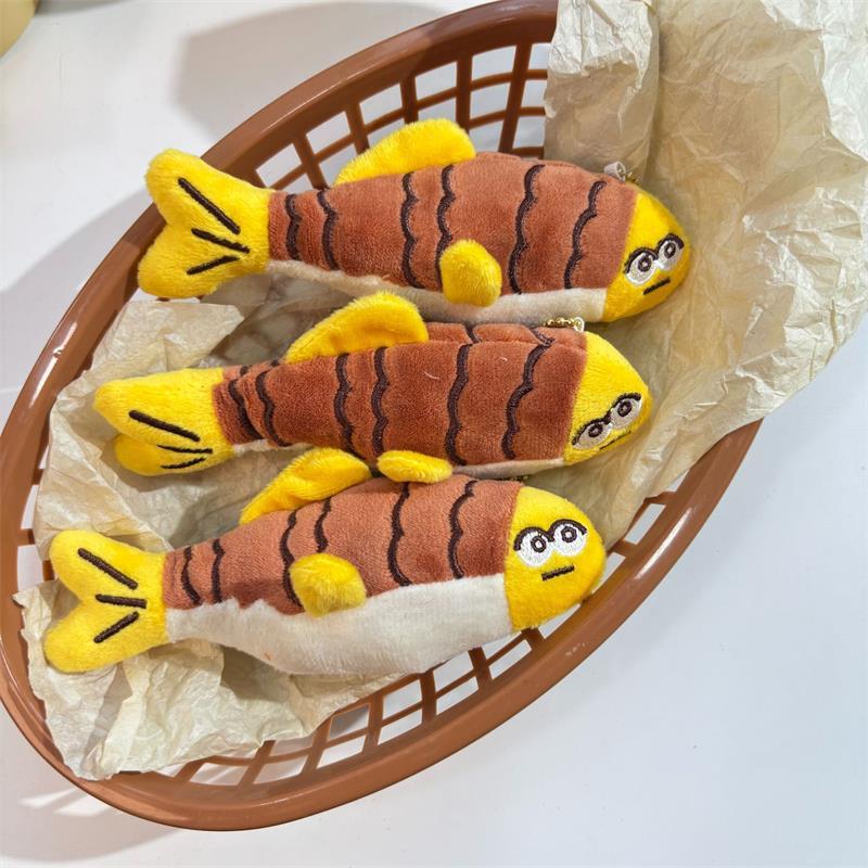 Cute Funny Small Fish Squeak Plush Doll Stuffed Toy Keychain Backpack Pendant Bag Hanging Couple Ornaments Pet Teething Toy Gift