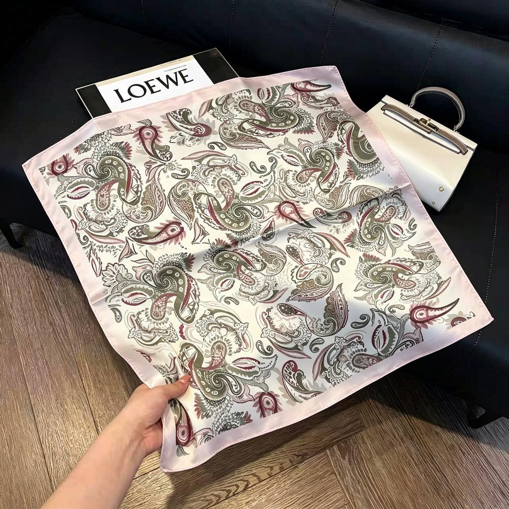 May Kaji Cashew Flower Square Scarf Retro Men's Silk Scarf Buckle British Style Scarf Men's Paisley Pattern Small Scarf Women