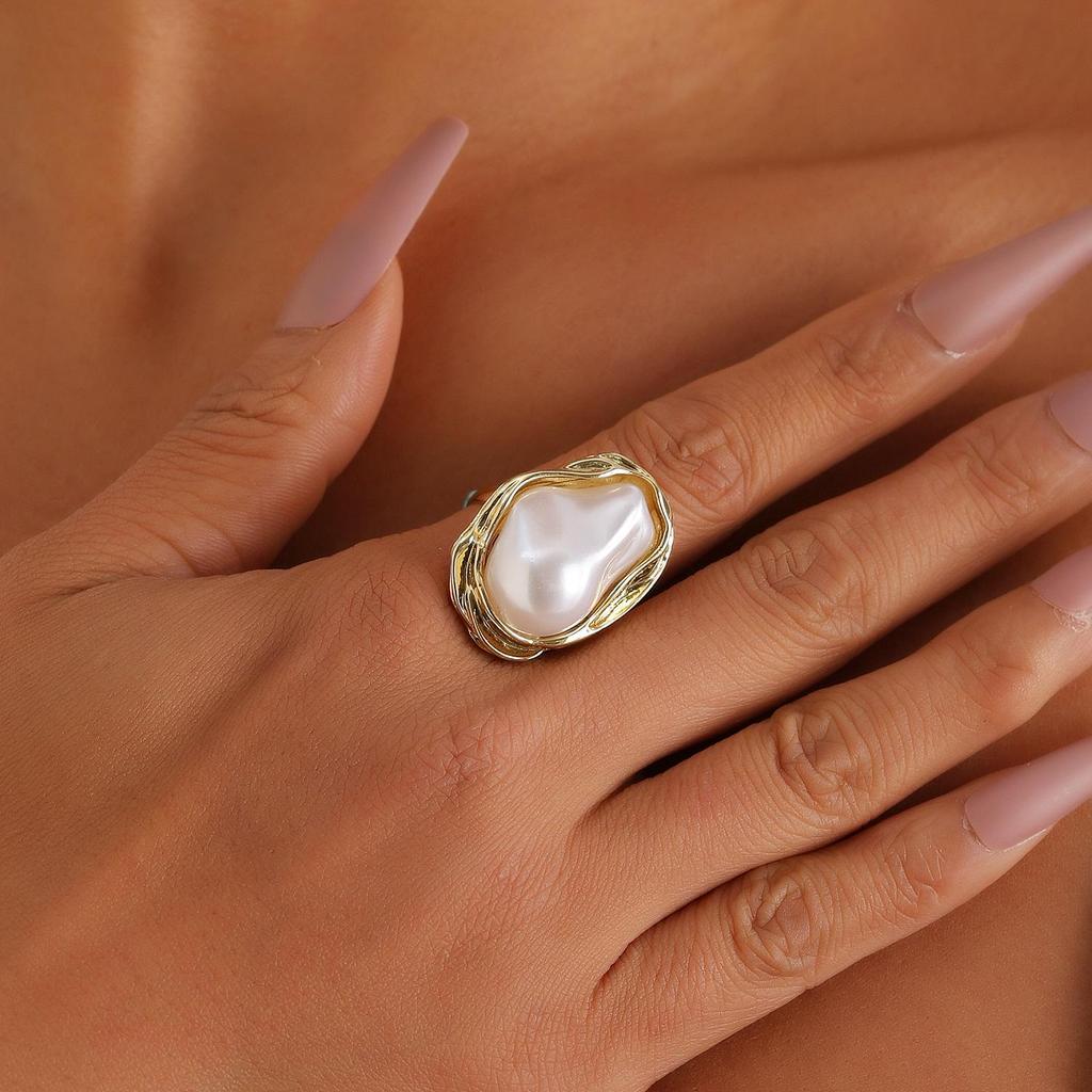 European & American Retro Faux Pearl Women's Irregular Open Ring - Unique Niche Design