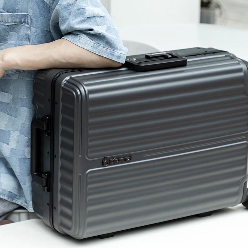 Diplomat DS-13090 Business Hardside Luggage